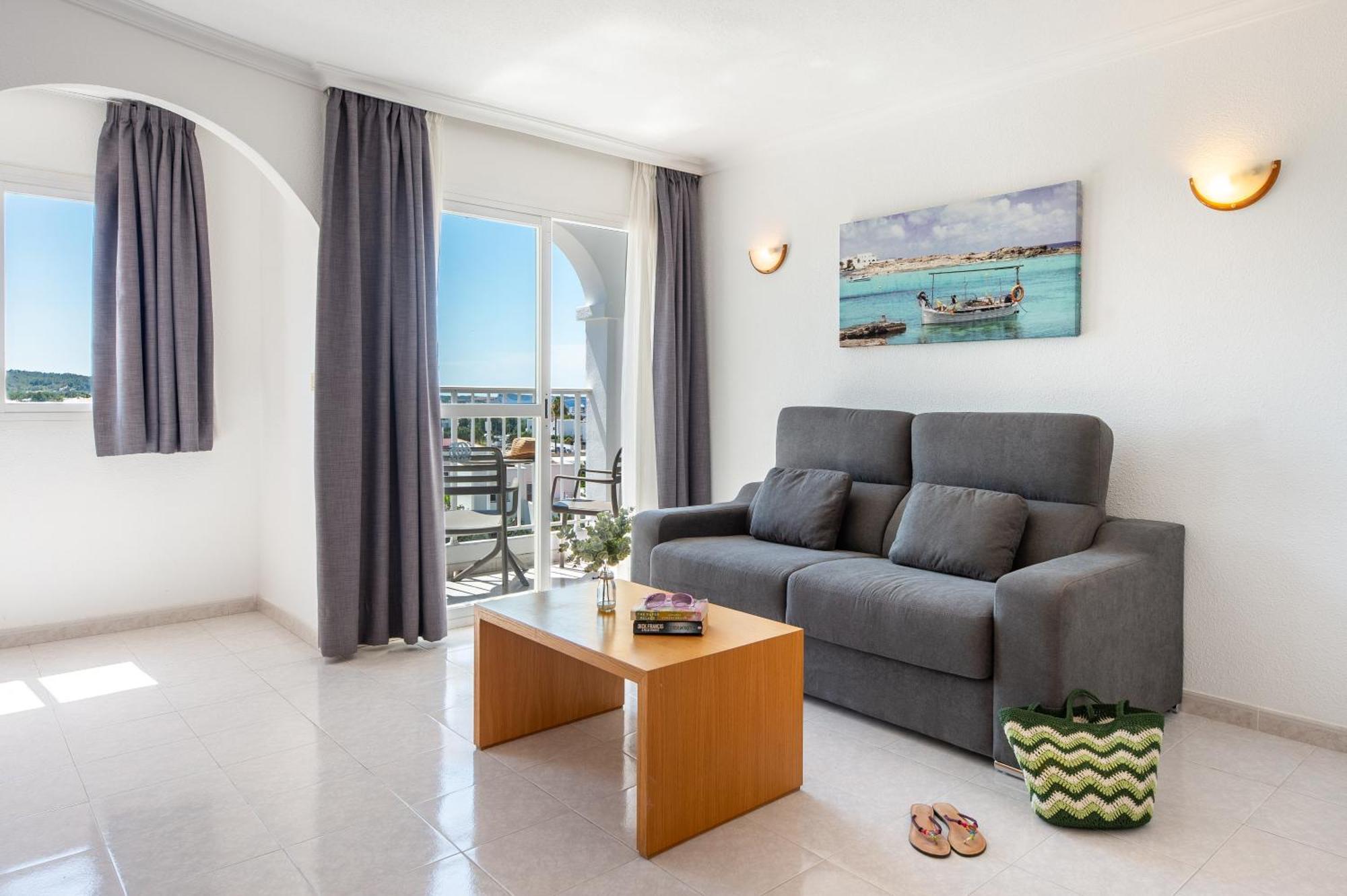 Hotel Apartamentos Vibra San Marino San Antonio  Buitenkant foto